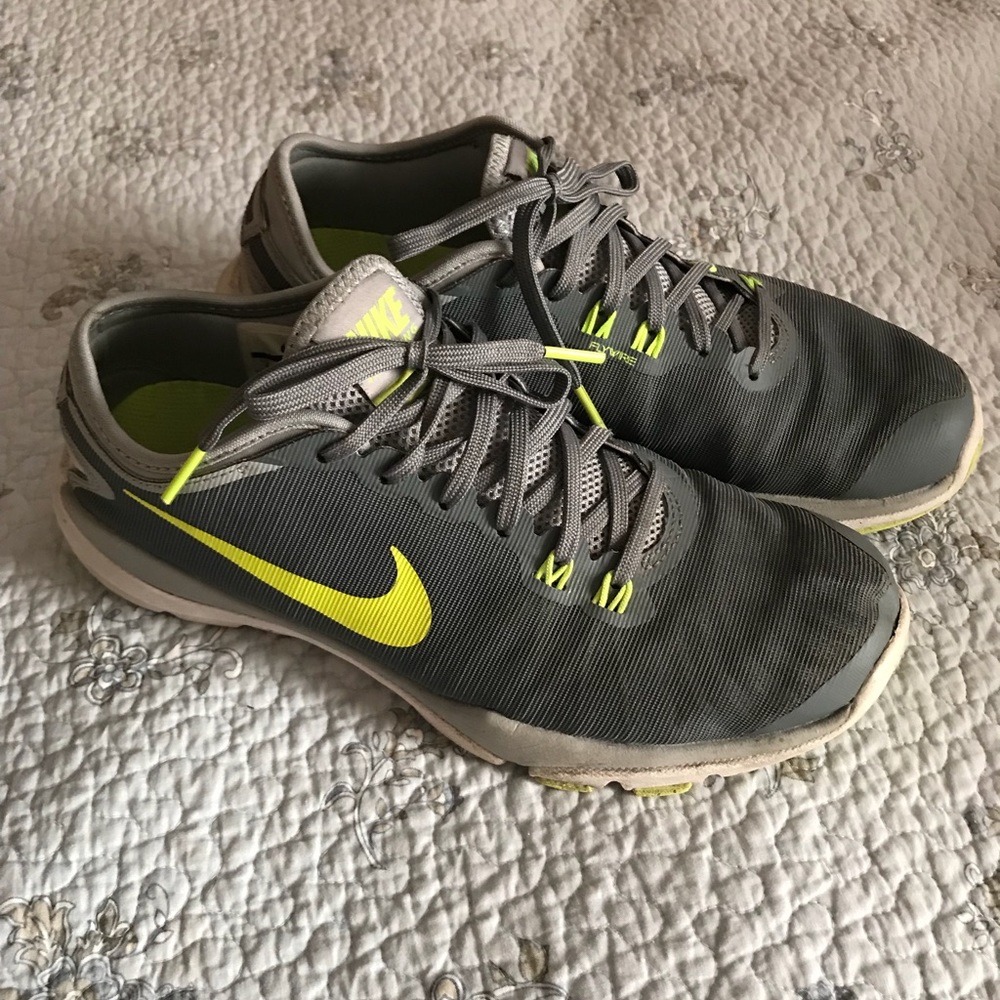 Women’s Nike’s size 8